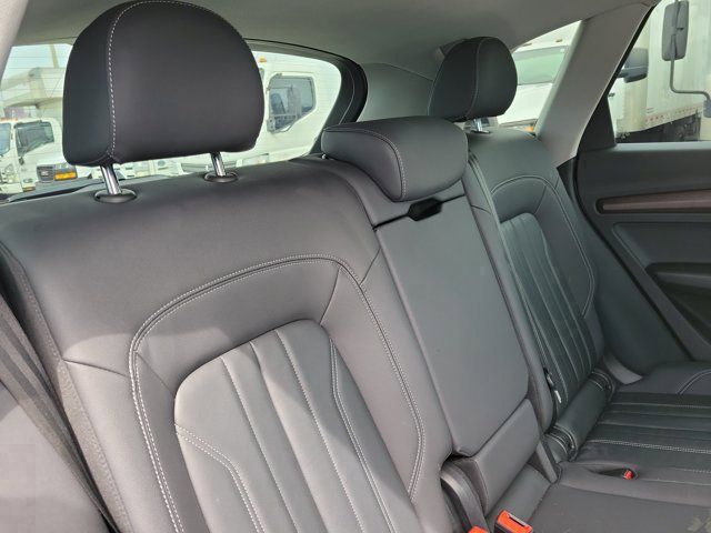 Used 2022 Audi Q5 2.0T Premium w/ Convenience Package AWD/4WD image 6