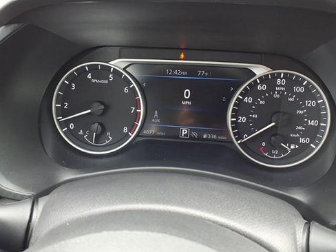 Used 2025 Nissan Sentra SV w/ Trunk Package image 24