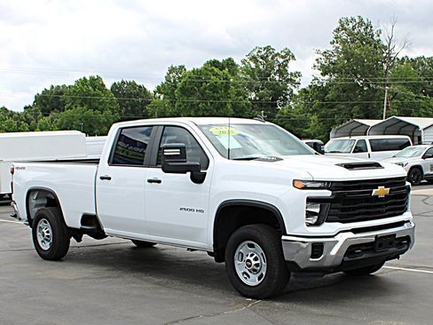 Used 2025 Chevrolet Silverado 2500 W/T w/ WT Convenience Package AWD/4WD image 2