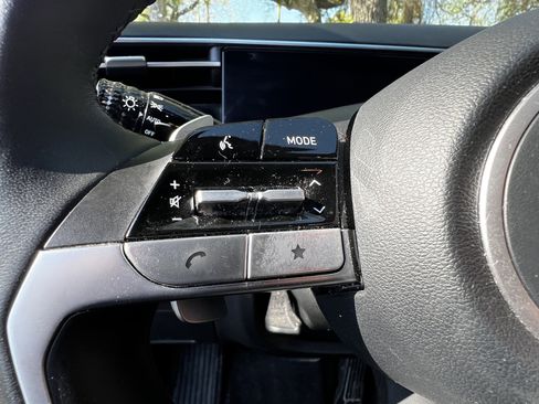 Used 2023 Hyundai Santa Cruz Limited image 18