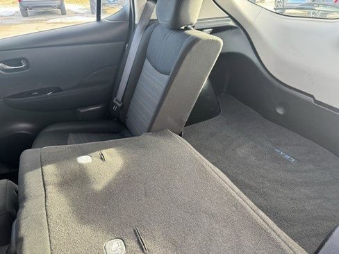 Used 2020 Nissan Leaf SV w/ SV Technology Package image 27