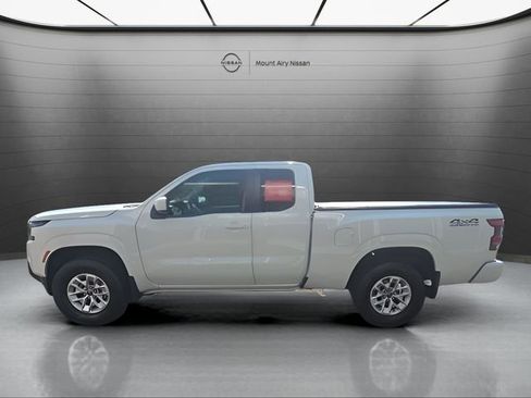 Certified 2024 Nissan Frontier SV image 7