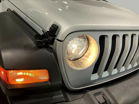 Used 2022 Jeep Wrangler Sport AWD/4WD image 29