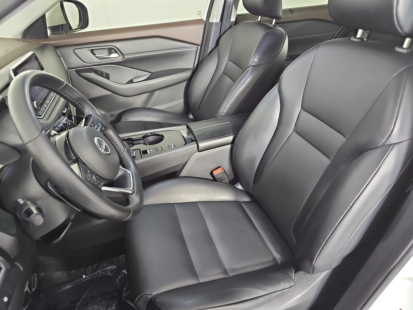 Used 2023 Nissan Rogue SV w/ SV Premium B Package FWD image 15