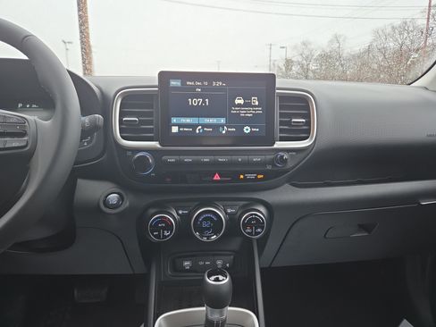 New 2026 Hyundai Venue SEL image 24