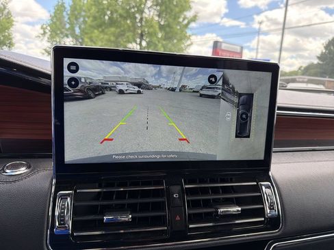 Used 2024 Lincoln Navigator Reserve AWD/4WD image 17