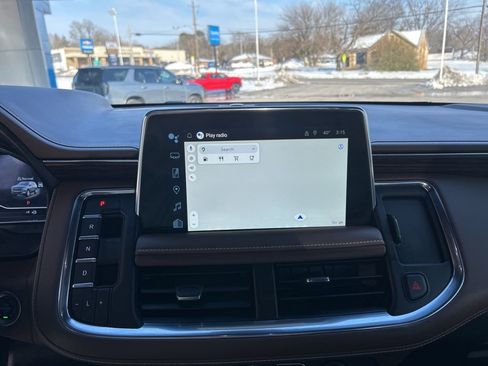 Used 2024 Chevrolet Suburban High Country w/ Advanced Technology Package image 14