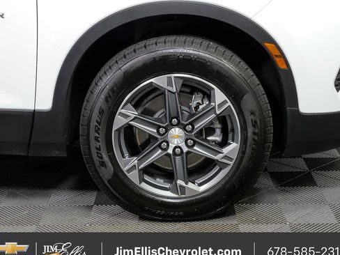 Used 2025 Chevrolet Blazer LT image 35