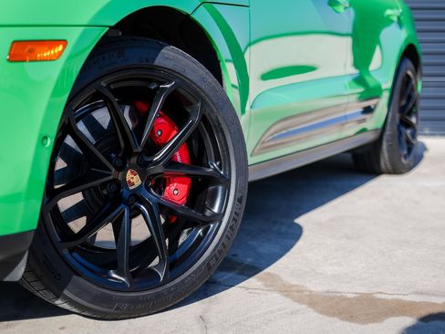Certified 2024 Porsche Macan GTS image 12