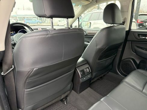 Used 2017 Subaru Outback 3.6R Limited image 21