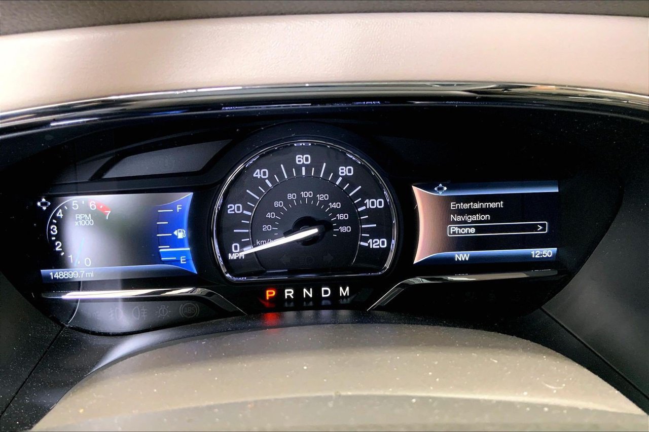 Used 2015 Lincoln Navigator L 2WD image 18