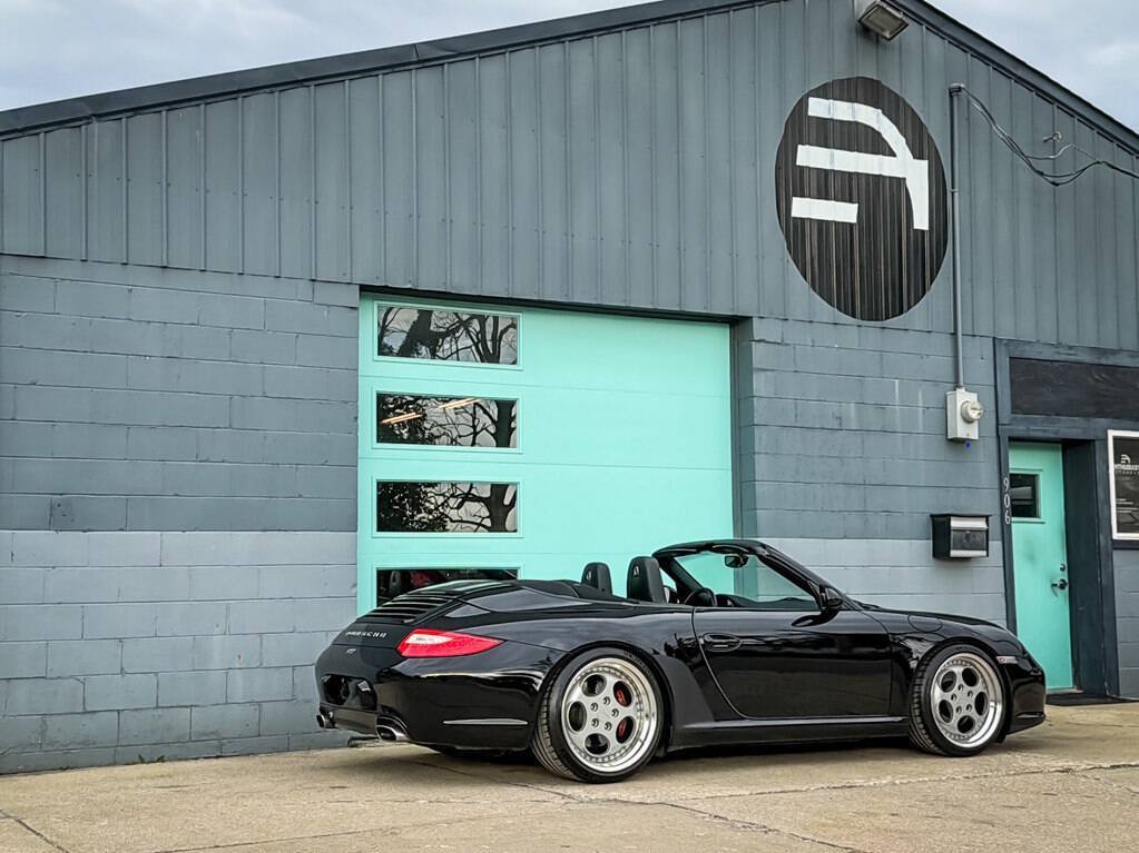 Used 2009 Porsche 911 Carrera RWD image 9