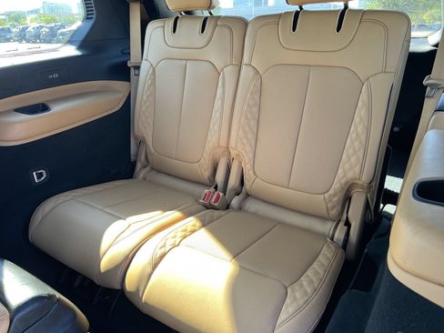 Used 2024 Jeep Grand Cherokee L Summit AWD/4WD image 12