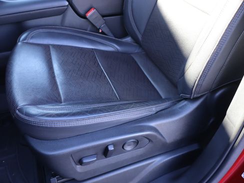 Used 2021 Chevrolet Suburban High Country image 19