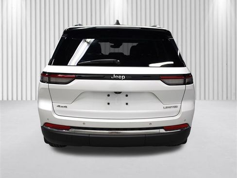 Used 2022 Jeep Grand Cherokee Limited w/ MOPAR Finishing Package AWD/4WD image 4