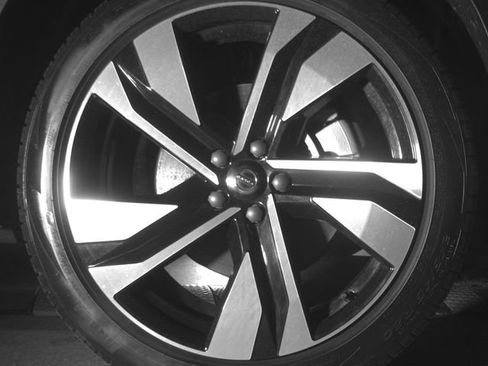 Certified 2025 Volvo XC40 B5 Plus AWD/4WD image 51