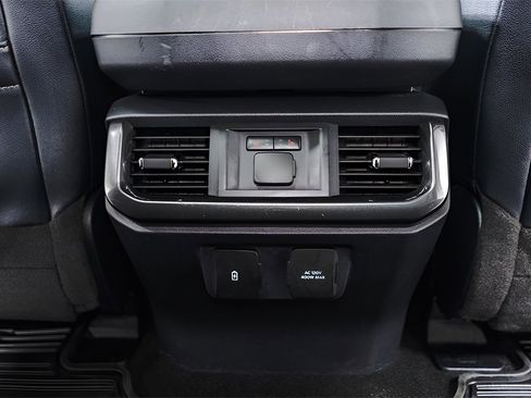 Used 2022 Ford F150 Lariat w/ Equipment Group 502A High image 32