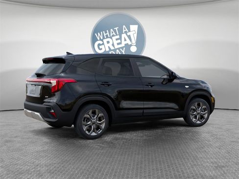 New 2026 Kia Seltos LX image 6