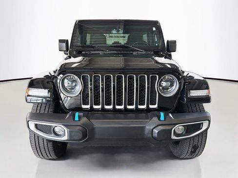 Used 2023 Jeep Wrangler Unlimited Sahara w/ Cold Weather Group AWD/4WD image 2