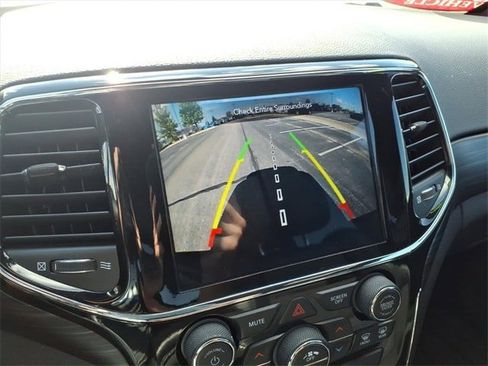 Certified 2021 Jeep Grand Cherokee Laredo X image 20