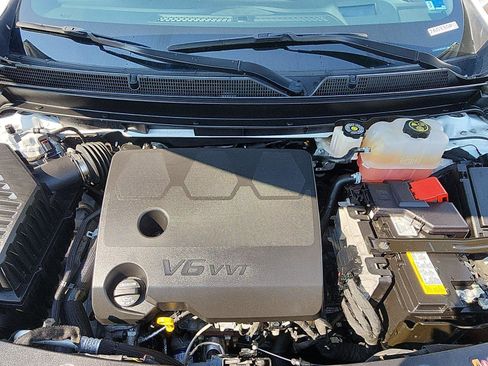 Used 2024 Buick Enclave Premium image 11