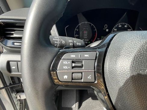 Used 2025 Honda Pilot EX-L image 17