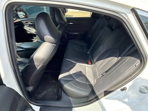 Used 2022 Toyota Avalon XLE FWD image 21