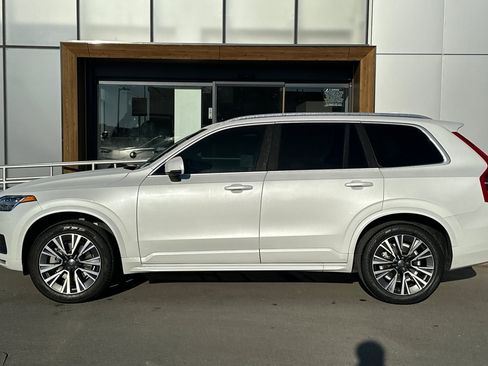 Used 2022 Volvo XC90 T6 Momentum w/ Advanced Package image 5