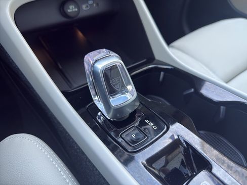 New 2026 Volvo XC40 B5 Plus w/ Protection Package Premier image 22