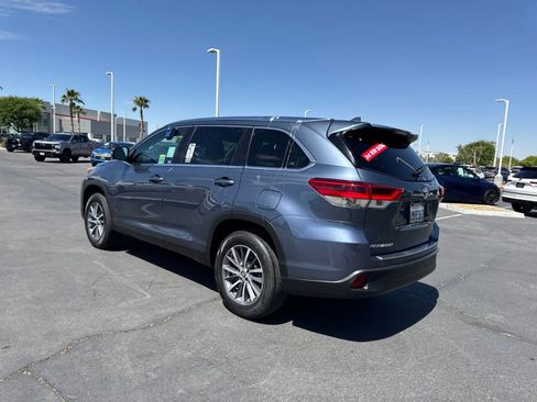 Used 2019 Toyota Highlander XLE FWD image 11