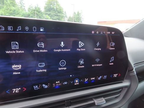 Certified 2025 Chevrolet Silverado EV LT AWD/4WD image 32