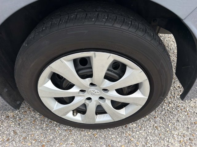Used 2023 Toyota Corolla LE FWD image 28