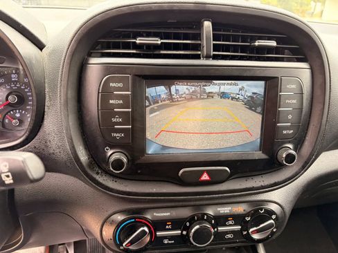 Used 2020 Kia Soul GT-Line w/ GT 2.0L Power Sunroof Package FWD image 27