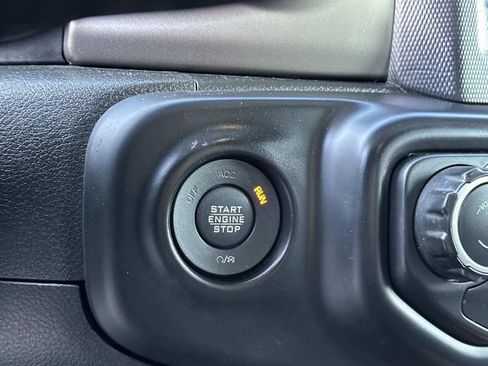 Used 2018 Jeep Wrangler Unlimited Sport S AWD/4WD image 27