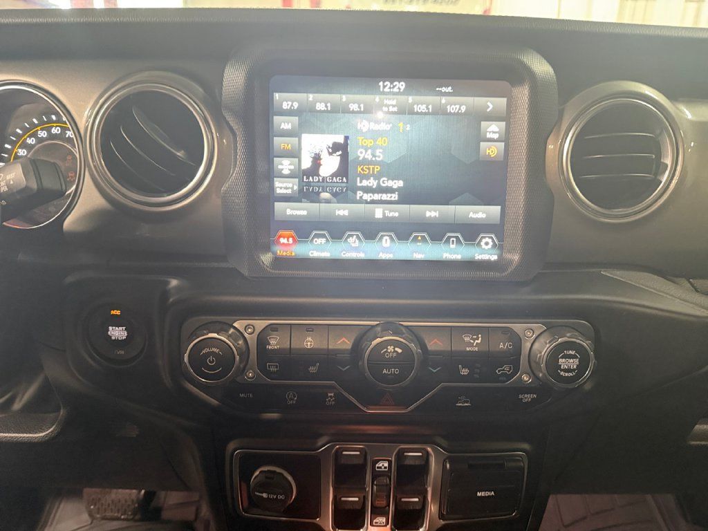 Used 2022 Jeep Wrangler Unlimited Sahara w/ LED Lighting Group AWD/4WD image 37