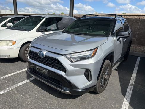 Used 2022 Toyota RAV4 XSE AWD/4WD image 4