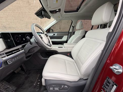 Used 2025 Hyundai Santa Fe Calligraphy image 12