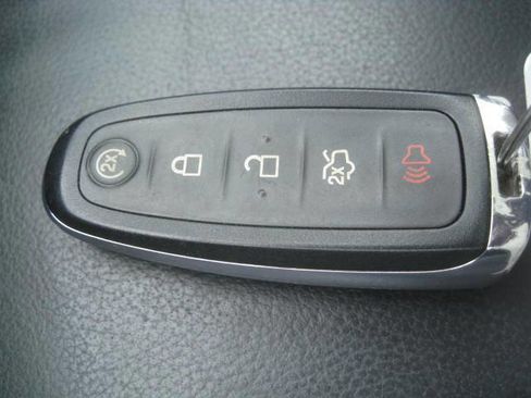 Used 2015 Ford Escape Titanium image 35