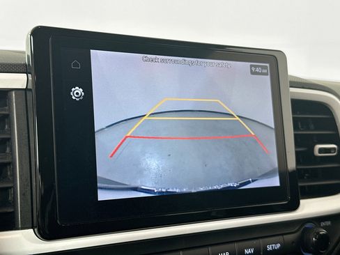 Used 2023 Hyundai Venue Limited image 14