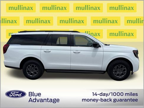 Used 2025 Ford Expedition Max Active RWD image 2