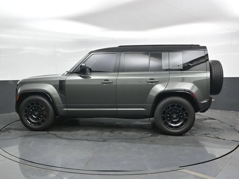 Used 2025 Land Rover Defender 110 AWD/4WD image 9