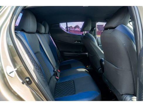Used 2021 Toyota C-HR XLE FWD image 16