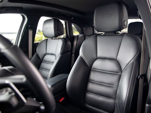 Certified 2025 Porsche Macan GTS AWD/4WD image 5