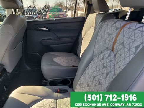 Used 2022 Toyota Highlander Bronze Edition image 20