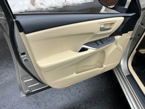 Used 2017 Toyota Camry LE image 11