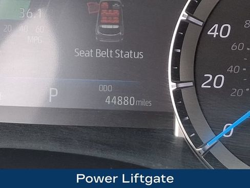 Used 2023 Toyota Highlander LE AWD/4WD image 6