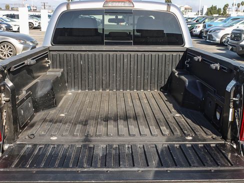 Used 2017 Toyota Tacoma TRD Sport image 26