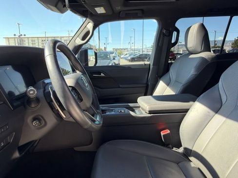 Used 2024 Lexus GX 550 w/ Accessory Package (2T) AWD/4WD image 23