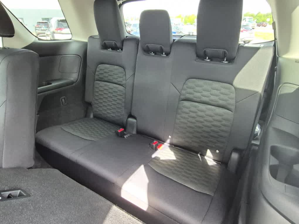 New 2026 Nissan Pathfinder SV w/ Cargo Package AWD/4WD image 7