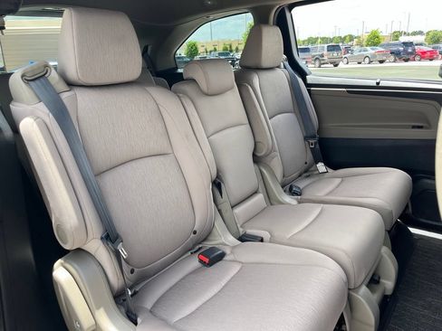 Used 2021 Honda Odyssey EX image 26